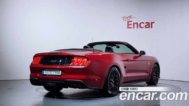 Ford Mustang GT Convertible 2022 — фото 2