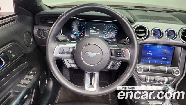 Ford Mustang GT Convertible 2022 — фото 12