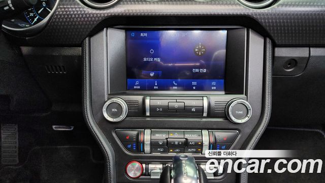 Ford Mustang GT Convertible 2022 — фото 13