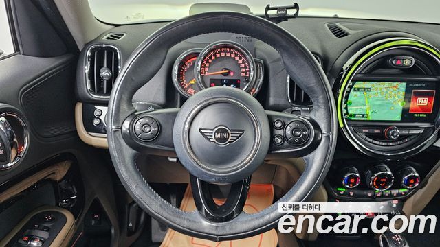MINI Cooper Countryman HIGH 2nd 2018 — фото 17