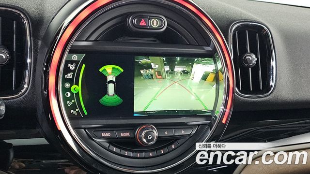 MINI Cooper Countryman HIGH 2nd 2018 — фото 18