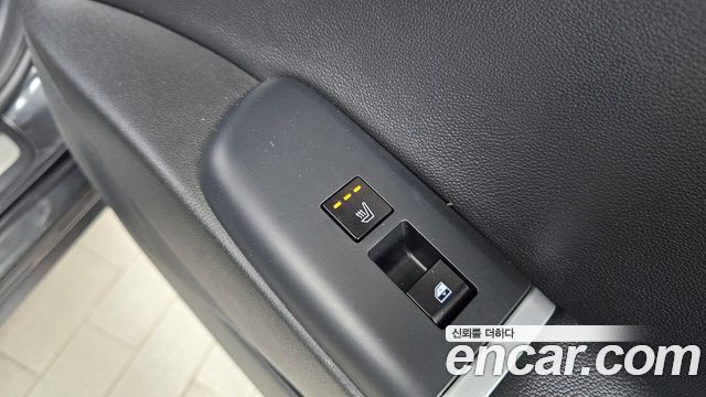 Hyundai Grandeur (GN7) 2,5 Gasoline 2WD Premium 2023 — фото 18