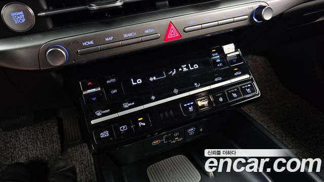 Hyundai Grandeur (GN7) 2,5 Gasoline 2WD Premium 2023 — фото 19