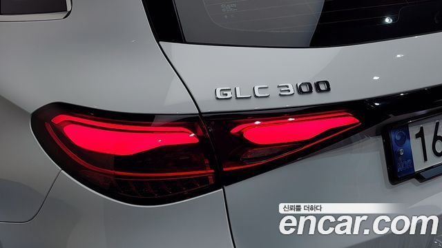 Mercedes-Benz GLC-Class (X254) GLC300 4MATIC AMG Line 2023 — фото 23