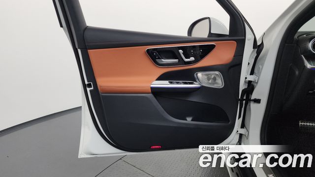 Mercedes-Benz GLC-Class (X254) GLC300 4MATIC AMG Line 2023 — фото 24