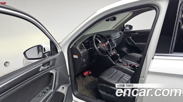 Volkswagen Tiguan (II) 2.0 TDI 4Motion Prestige 2018 — фото 10