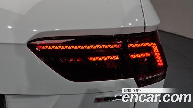 Volkswagen Tiguan (II) 2.0 TDI 4Motion Prestige 2018 — фото 23