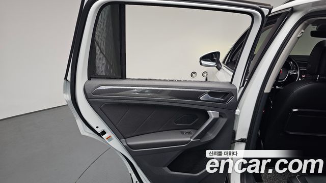 Volkswagen Tiguan (II) 2.0 TDI 4Motion Prestige 2018 — фото 25