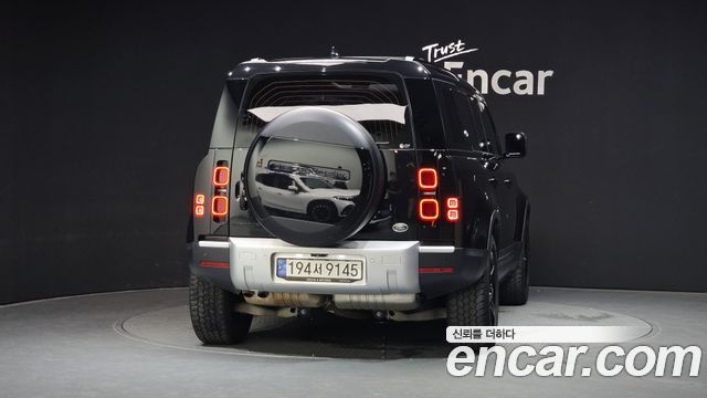 Land Rover Defender (L663) 110 D250 SE 2023 — фото 4