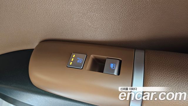 Hyundai Grandeur (GN7) 2,5 Gasoline 2WD Premium 2023 — фото 16