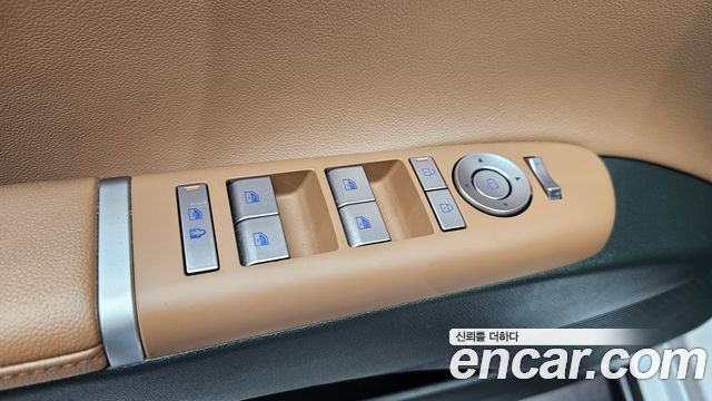Hyundai Grandeur (GN7) 2,5 Gasoline 2WD Premium 2023 — фото 28
