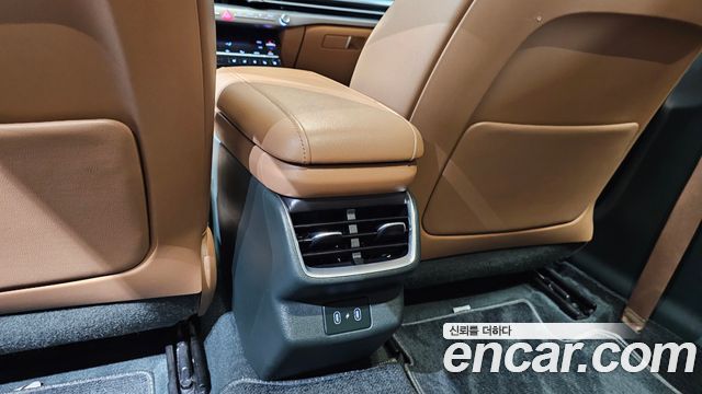 Hyundai Grandeur (GN7) 2,5 Gasoline 2WD Premium 2023 — фото 30