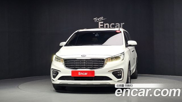 Kia Carnival 9-Seater Prstige 2019 — фото 3