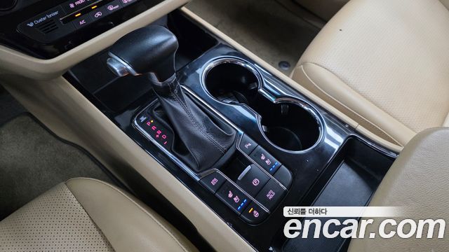 Kia Carnival 9-Seater Prstige 2019 — фото 9