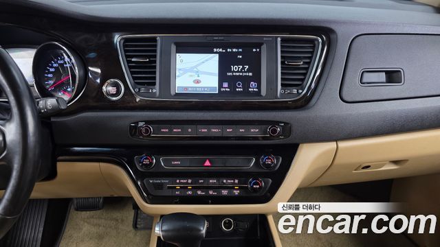 Kia Carnival 9-Seater Prstige 2019 — фото 14