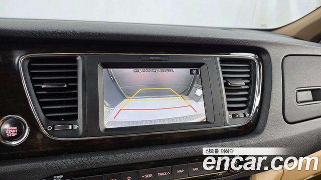 Kia Carnival 9-Seater Prstige 2019 — фото 15