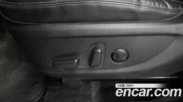 Hyundai Santa Fe Diesel 2.2 2WD Prestige 2021 — фото 31