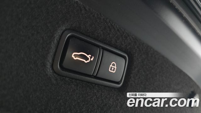 Genesis G90 5.0 AWD Limousine Prestige 2021 — фото 20