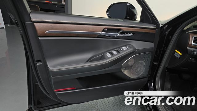 Genesis G90 5.0 AWD Limousine Prestige 2021 — фото 24
