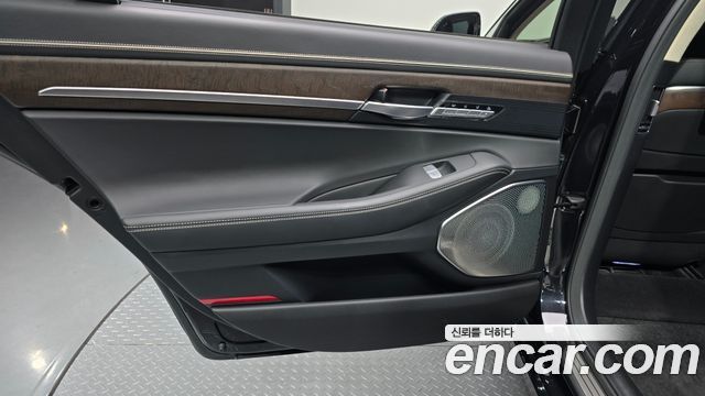 Genesis G90 5.0 AWD Limousine Prestige 2021 — фото 25
