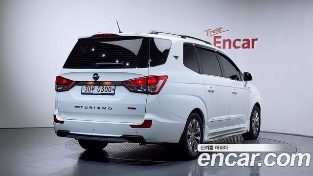 KG Mobility (SsangYong) Korando Turismo 4WD TX 9-seater 2016 — фото 2