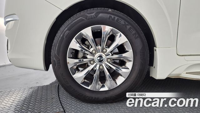 KG Mobility (SsangYong) Korando Turismo 4WD TX 9-seater 2016 — фото 5