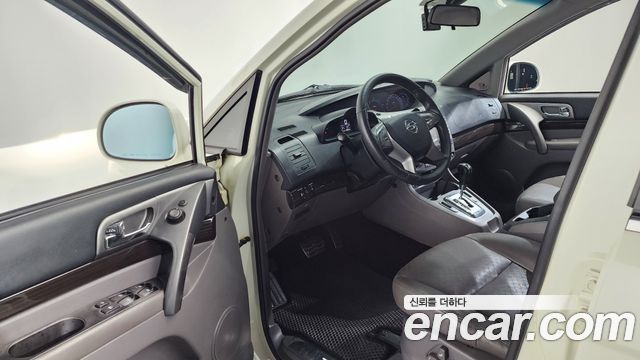 KG Mobility (SsangYong) Korando Turismo 4WD TX 9-seater 2016 — фото 10