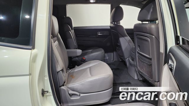 KG Mobility (SsangYong) Korando Turismo 4WD TX 9-seater 2016 — фото 11