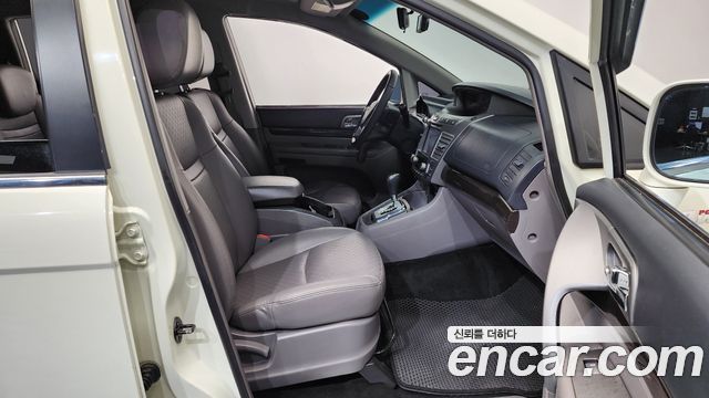 KG Mobility (SsangYong) Korando Turismo 4WD TX 9-seater 2016 — фото 26