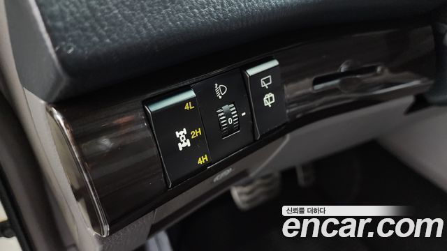KG Mobility (SsangYong) Korando Turismo 4WD TX 9-seater 2016 — фото 28