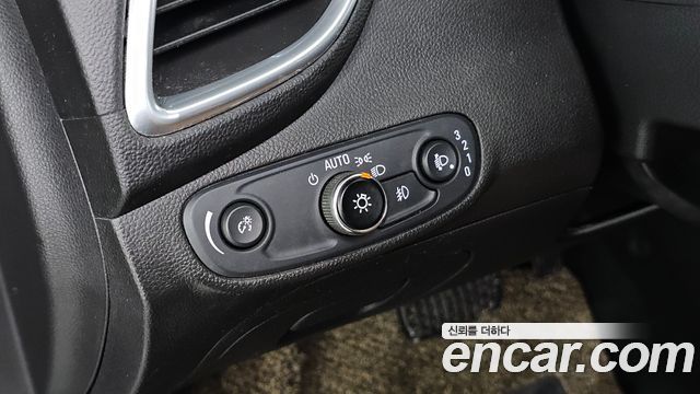 Chevrolet Trax 1.6 Diesel Premier 2019 — фото 29