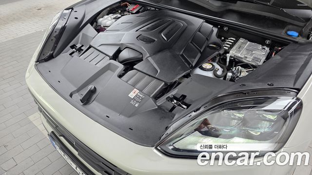 Porsche Cayenne (PO536) 3.0 S E-Hybrid 2025 — фото 6