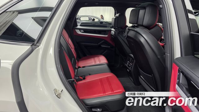 Porsche Cayenne (PO536) 3.0 S E-Hybrid 2025 — фото 16