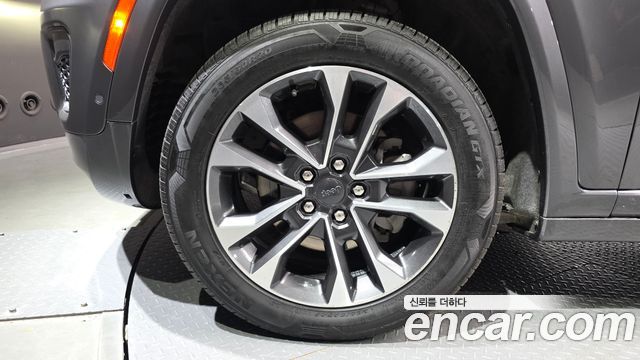 Jeep Grand Cherokee (WL) 3.6 Overland 2023 — фото 5