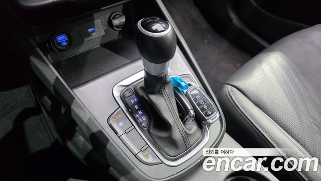 Hyundai Kona Hybrid Modern 2023 — фото 9