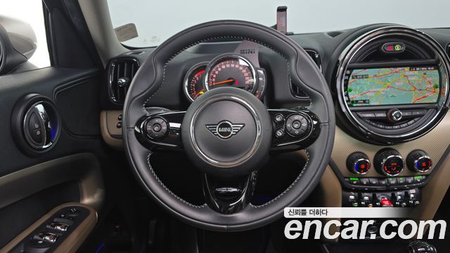 MINI Cooper Countryman Savile Row Edition 2nd 2020 — фото 16