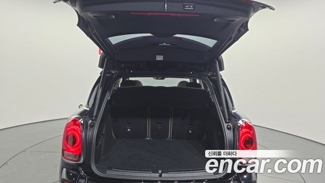 MINI Cooper Countryman Savile Row Edition 2nd 2020 — фото 27