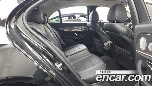 Mercedes-Benz E-Class (W213) E300 4MATIC AMG Line 2020 — фото 16