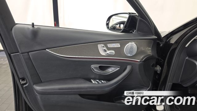 Mercedes-Benz E-Class (W213) E300 4MATIC AMG Line 2020 — фото 30