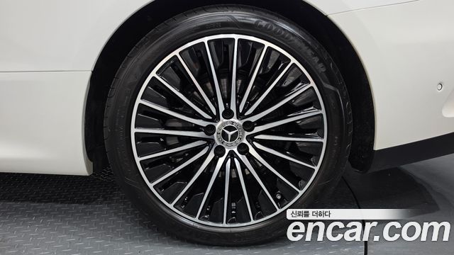 Mercedes-Benz CLE-Class (C236) CLE200 Cabriolet 2024 — фото 27