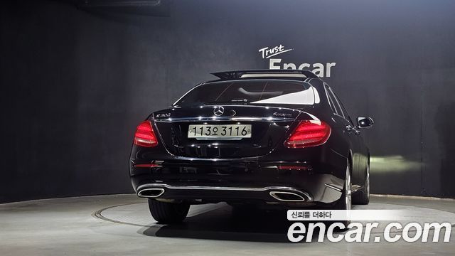 Mercedes-Benz E-Class (W213) E300 4MATIC Exclusive 2019 — фото 4