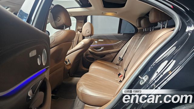 Mercedes-Benz E-Class (W213) E300 4MATIC Exclusive 2019 — фото 12