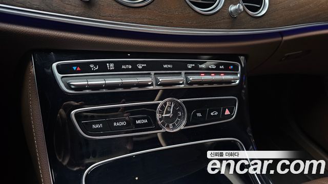 Mercedes-Benz E-Class (W213) E300 4MATIC Exclusive 2019 — фото 19