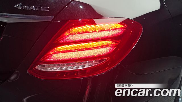 Mercedes-Benz E-Class (W213) E300 4MATIC Exclusive 2019 — фото 23