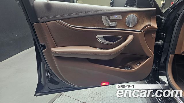 Mercedes-Benz E-Class (W213) E300 4MATIC Exclusive 2019 — фото 24