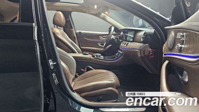 Mercedes-Benz E-Class (W213) E300 4MATIC Exclusive 2019 — фото 26