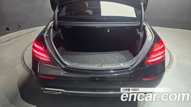 Mercedes-Benz E-Class (W213) E300 4MATIC Exclusive 2019 — фото 34