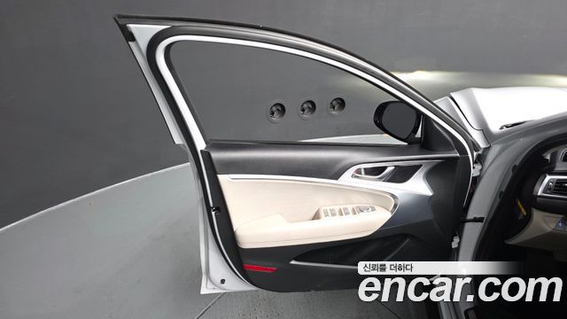 Genesis G70 2.0T Elite 2019 — фото 30