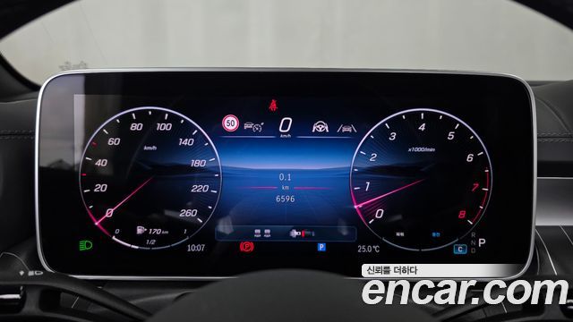 Mercedes-Benz CLE-Class (C236) CLE450 4MATIC Cabriolet 2024 — фото 6