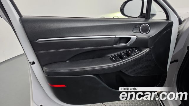 Hyundai Sonata The Edge (DN8) 2.0 LPG(Rent) Business 1 2024 — фото 24
